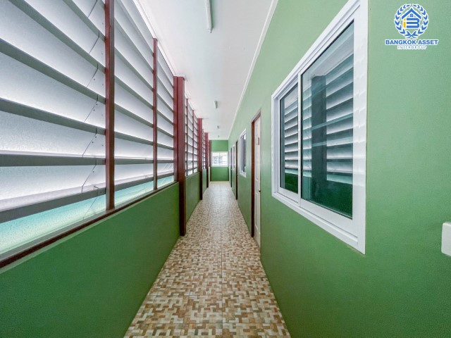 *****บ้านแฝดมือสองย่านนนทบุรีฯ ม.ทรายทองนิเวศน์ เนื้อที่กว้างขวางมากถึง 40 ตร.ว. ฟังก์ชัน 8 ห้องนอน 8 ห้องน้ำ บนทำเลแห่งการเดินทาง ใกล้รถไฟฟ้าแห่งอนาคตสายสีชมพู "สถานีสามัคคี" และทางด่วน "ศรีรัช"